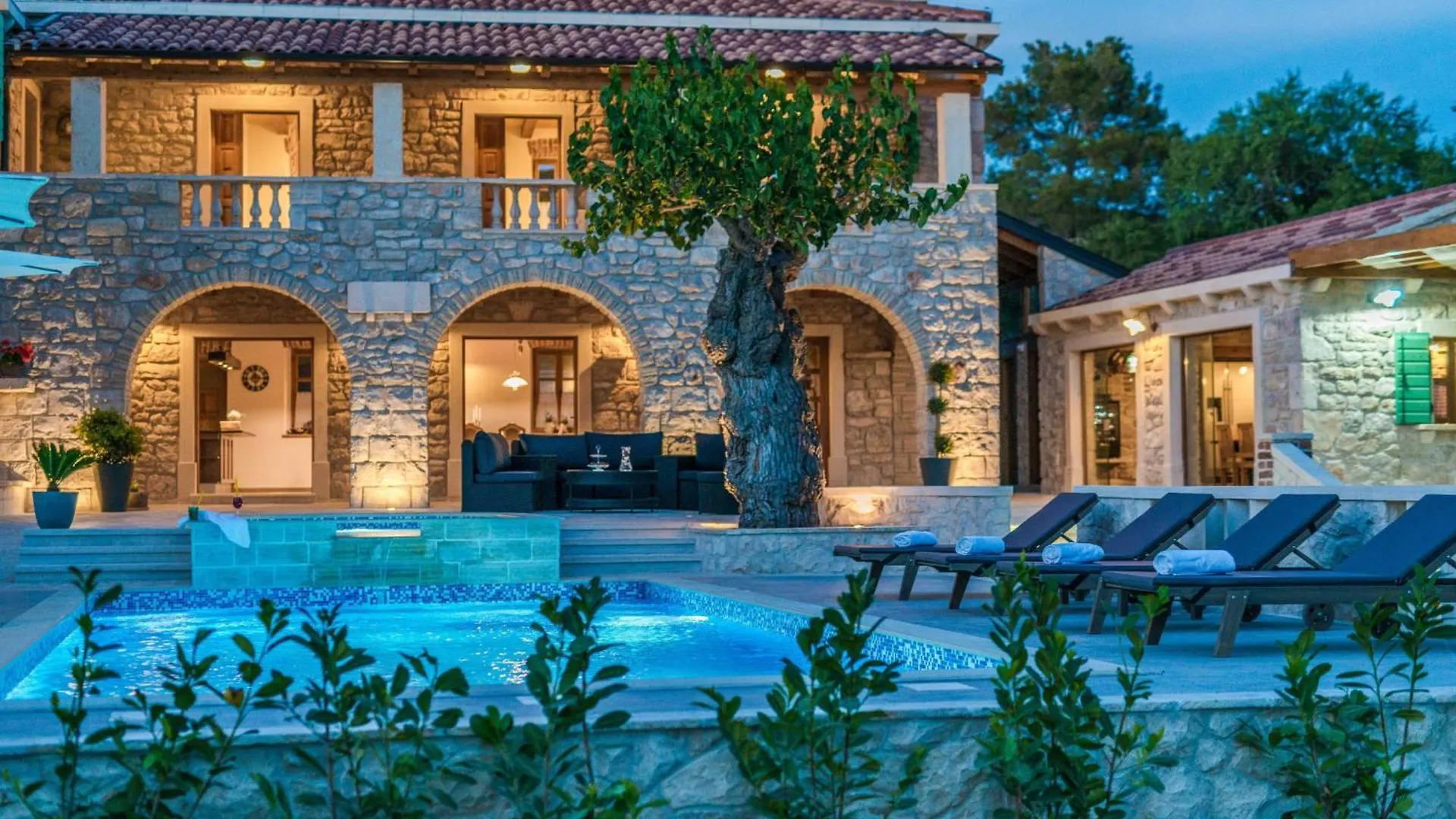 My Dalmatia - Authentic Villa Dumina With Private Heated Pool Sukosan